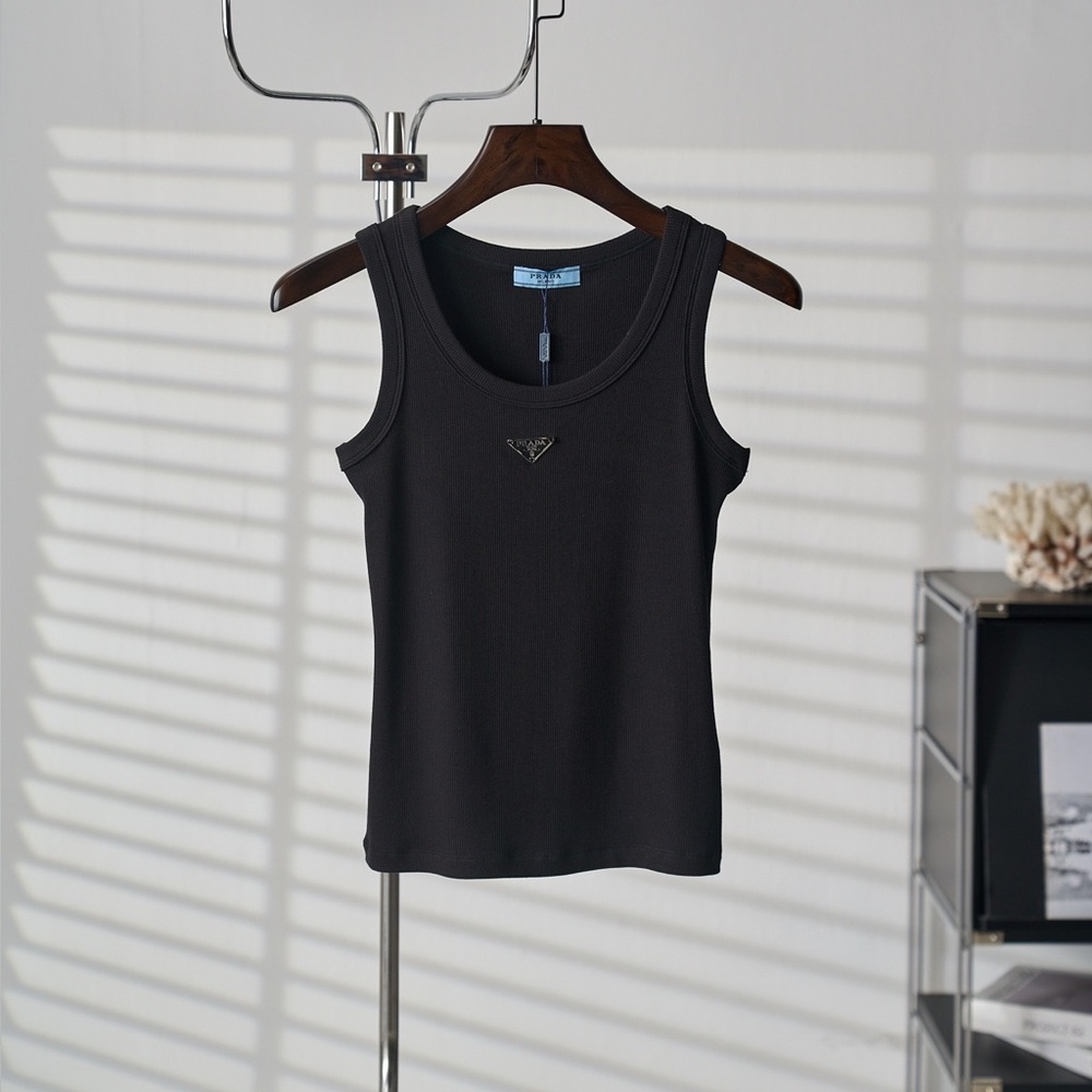 Prada brown knit vest